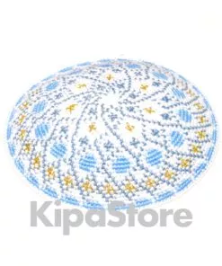 כיפה חגיגית מיוחדת בעבודת יד בצבעים לבן כחול זהב גודל 14